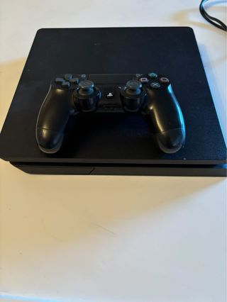 PS4 Slim Negra + Mando y Cables