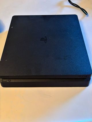 PS4 Slim Negra + Mando y Cables