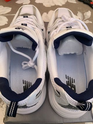 New Balance 530 Plata y Blanco