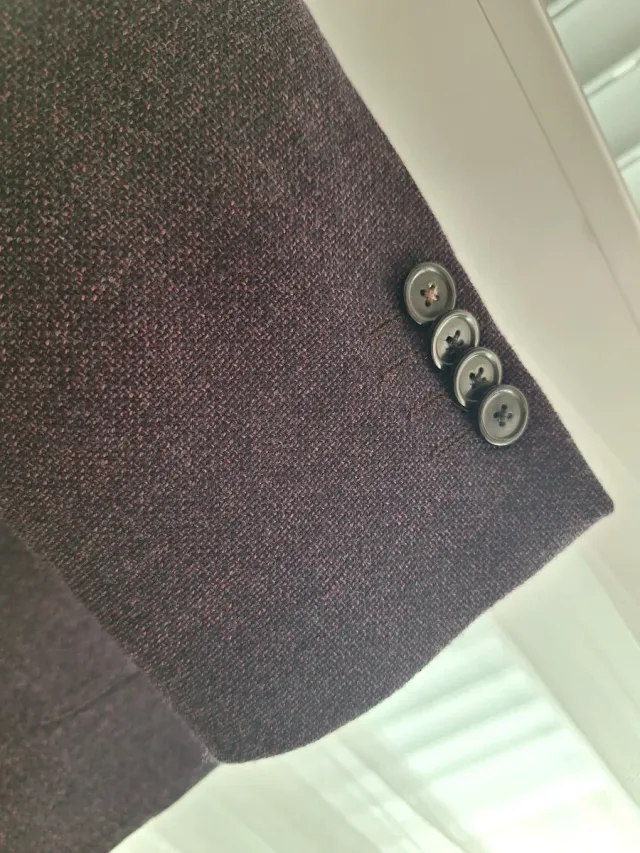 Americana morado oscuro hombre