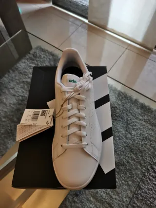 Zapatilla Adidas Blanca y Verde