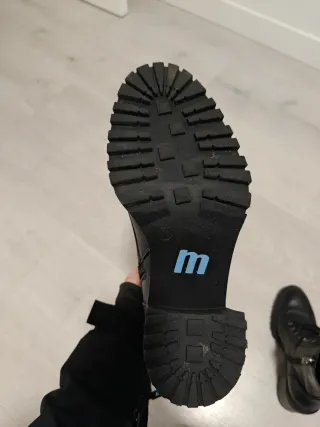 Botas Mustang negras con cordones Talla 37