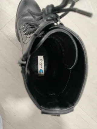 Botas Mustang negras con cordones Talla 37