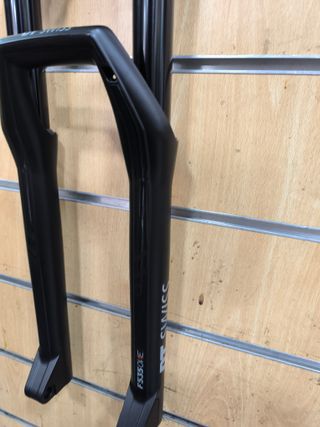 Suspensão DT Swiss 150mm