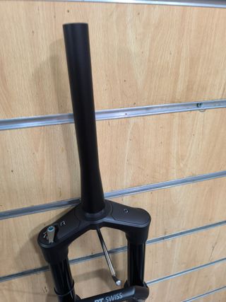 Suspensão DT Swiss 150mm