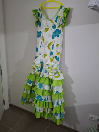 Vestido de flamenca blanco y verde