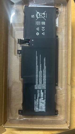 Batteria KYUER BTY-M49 per MSI Modern 14 B4M B4MW B10M B10MW B10R B10RAS B10RASW B10RBS B10RBSW B11M B11MO B11MOU B11MOL B11S B11SB B11SBU B11SBL Prestige 14 A10M A10SC A10RAS A10RB A10RBS Summit E14...