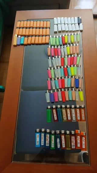 20 accendini a 2€. Lotto di accendini vari