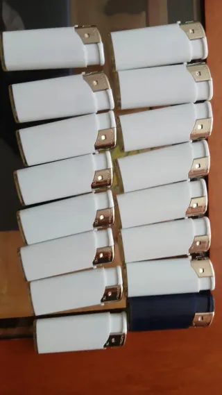 20 accendini a 2€. Lotto di accendini vari