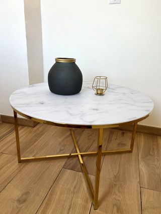 Tavolo da centro effetto marmo bianco e oro