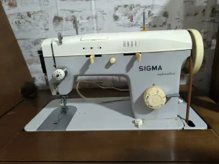 Maquina de coser SIGMA automatica con mueble