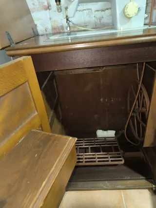 Maquina de coser SIGMA automatica con mueble