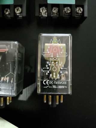 3 Relé Ralux y minutero con zócalos