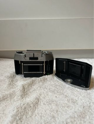 Macchina fotografica Exa con lente Zeiss