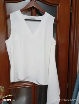 Blusa blanca sin mangas