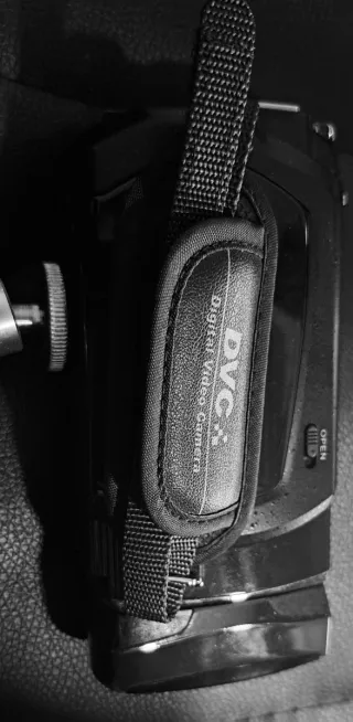 Videocámara DXG 3Dview HD 1080p con Soporte