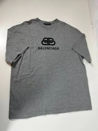 Camiseta Balenciaga Gris Logo
