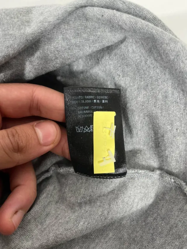 Camiseta Balenciaga Gris Logo