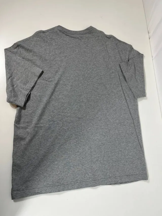 Camiseta Balenciaga Gris Logo
