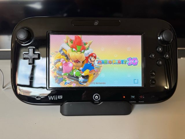 Nintendo Wii U Negra + Mario Pack