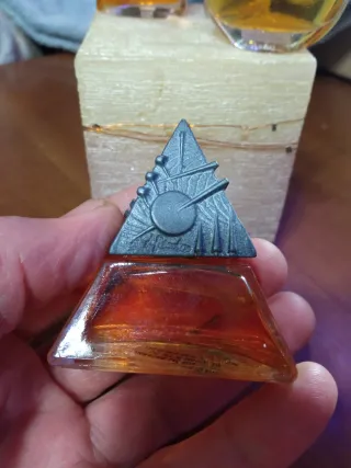 Mini profumi Arnaldo Pomodoro per Ruven