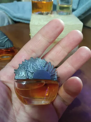 Mini profumi Arnaldo Pomodoro per Ruven