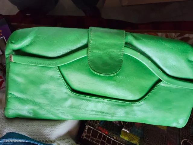 Bolso verde de piel