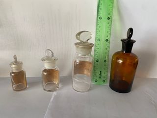 Antiche Bottiglie da Farmacia in Vetro