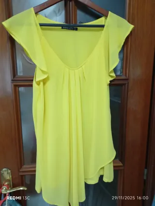 Blusa amarilla   Talla M