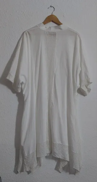 Blusón blanco detalles encaje