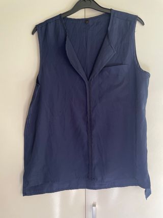 Camisa sin mangas azul marino