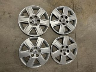 Juego 4 Tapacubos Nissan en 16 pulgadas