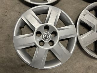 Juego 4 Tapacubos Nissan en 16 pulgadas