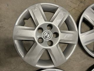 Juego 4 Tapacubos Nissan en 16 pulgadas