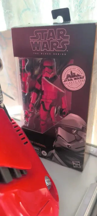 Casco Capitán Cardenal + Figura Black Series