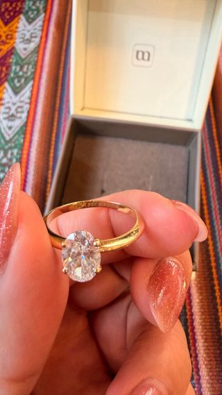 Anillo de compromiso solitario