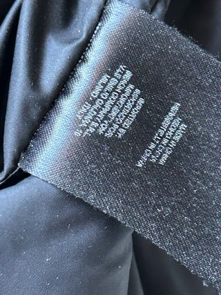 Piumino nero donna con cappuccio