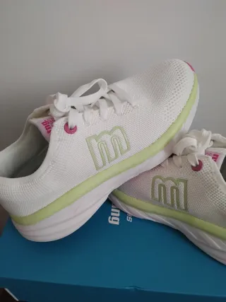 Zapatillas Mustang Mujer Blancas y Rosas