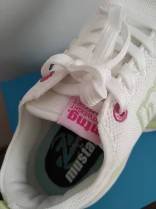 Zapatillas Mustang Mujer Blancas y Rosas