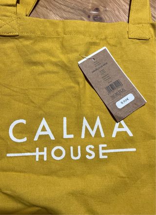 Bolso Tote de Calma House con etiquetas