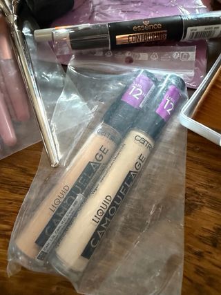 Lote Maquillaje: Base, Polvos, Brochas y más