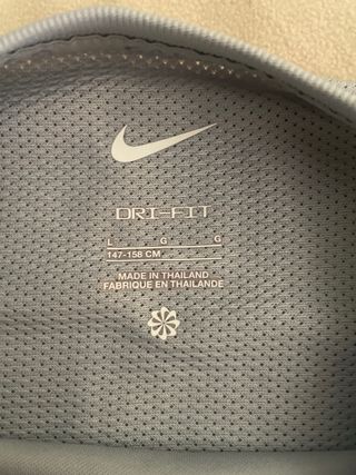 Camiseta Nike Dri-Fit Gris y Verde