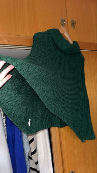 Poncho tejido verde talla única