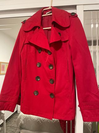 Gabardina roja