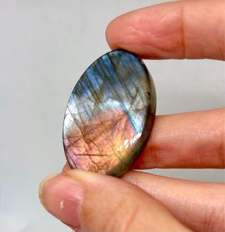 Labradorita Multicolor cabujon