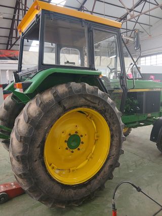 Tractor John Deere 3350
