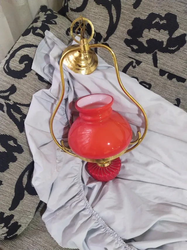 Lámpara Vintage Vidrio Metal Dorado Rojo