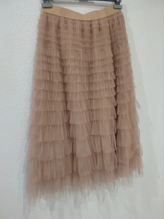 Conjunto Blusa y Falda Beige Volantes de tul