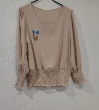 Conjunto Blusa y Falda Beige Volantes de tul