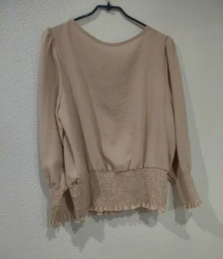 Conjunto Blusa y Falda Beige Volantes de tul